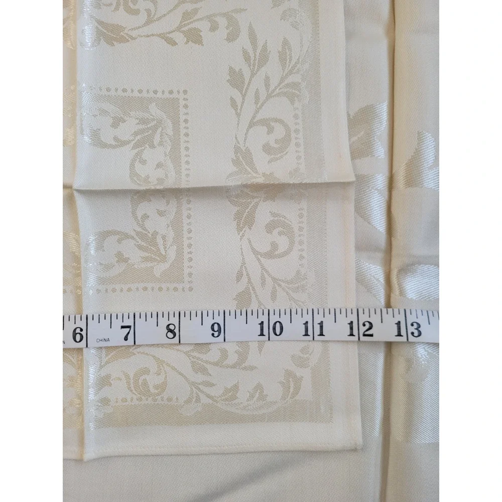 VTG White Damask Metallic Home Dining Tablecloth & Napkins 49.5